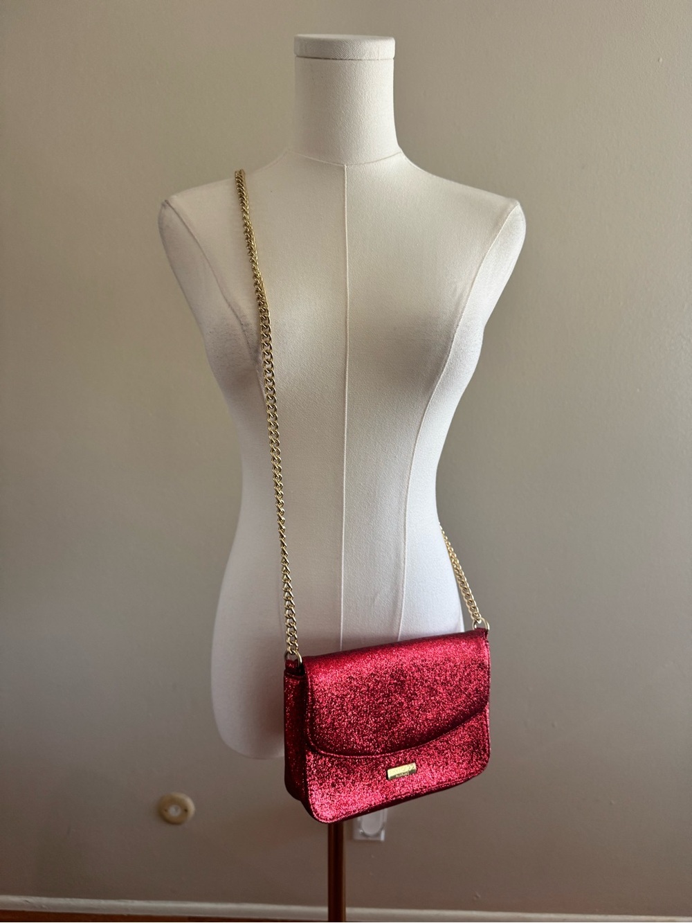 Jimmy Choo Parfumes Red Glitter Chain Crossbody Bag